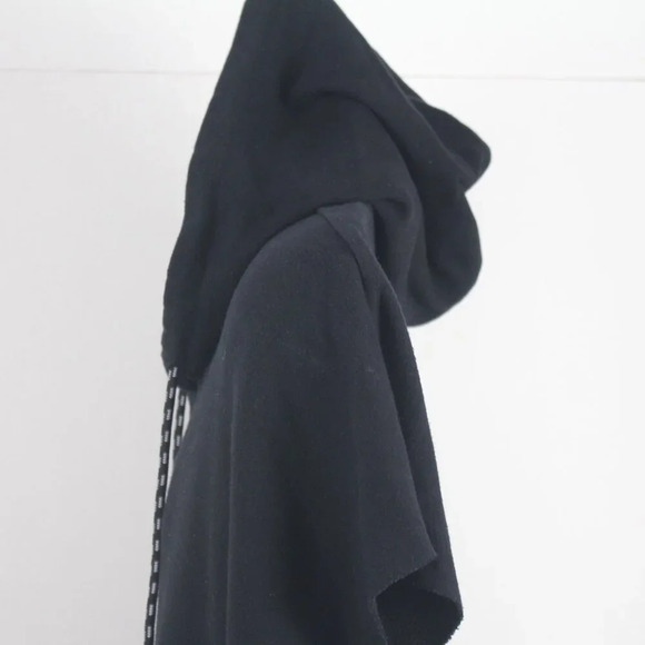 AND1 - Picture 4 of 10